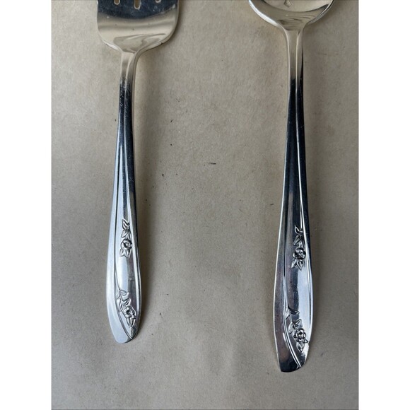 Wm. Rogers IS Lady Fair Cold Meat Serving fork 7 3/4" & Spoon 8 3/8” Silverplate - Picture 3 of 4